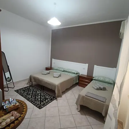 Casa Iole Guest house *